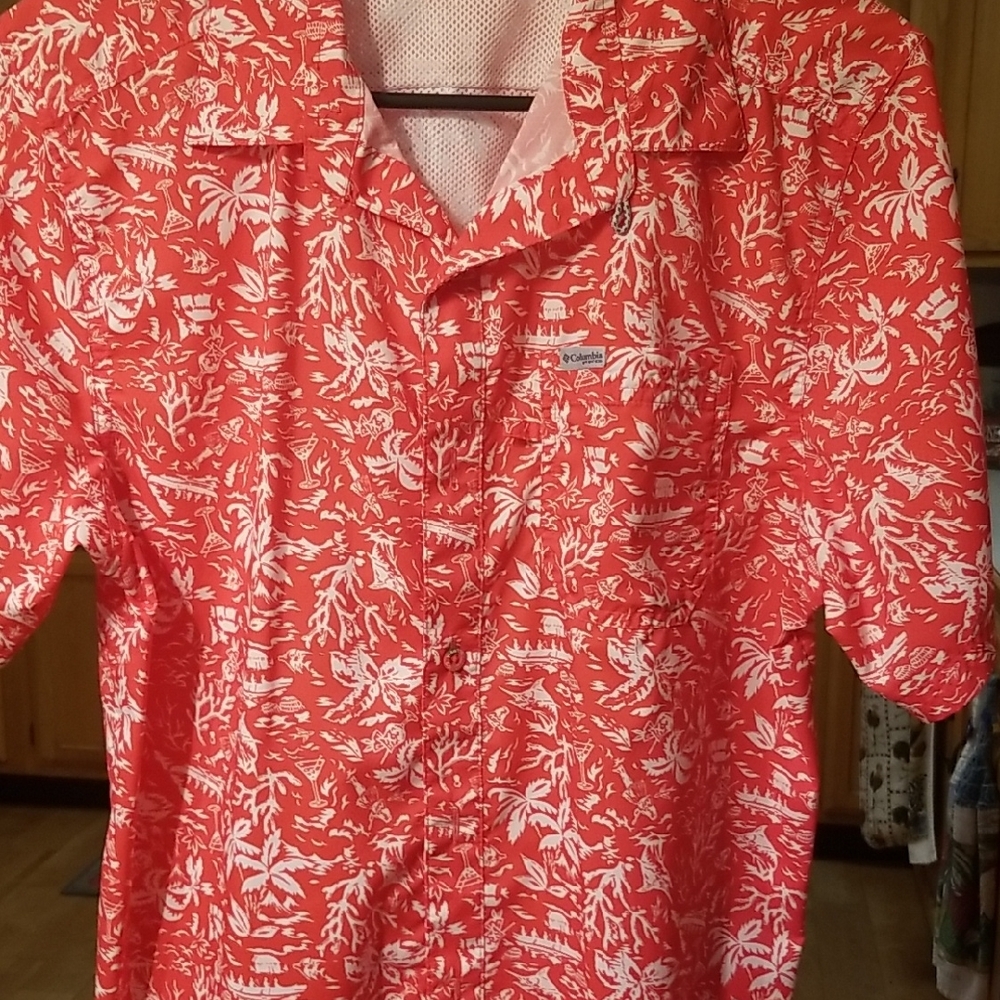 Columbia Men's Red Patterned Shirt